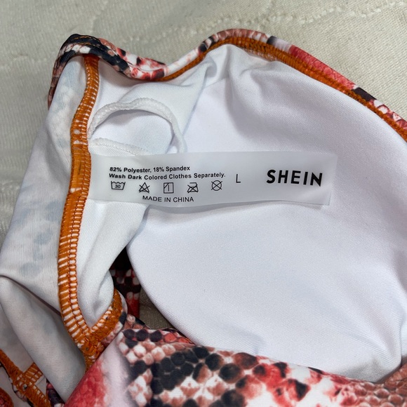 SwimSuit - Picture 4 of 4